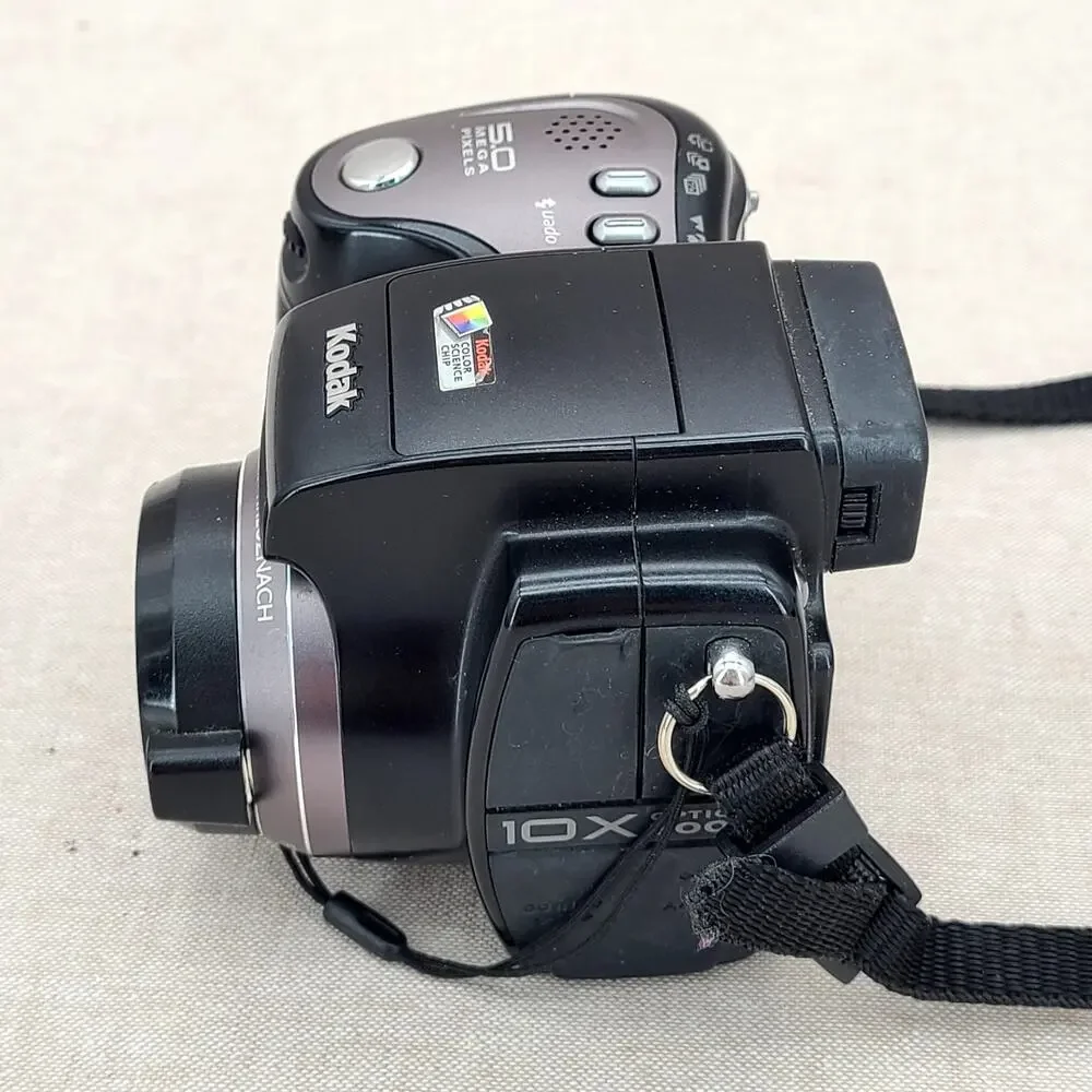 Kodak Easyshare DX7590 5 MP Digital Camera with 10x Optical Zoom BUNDLE LOOK!!!!